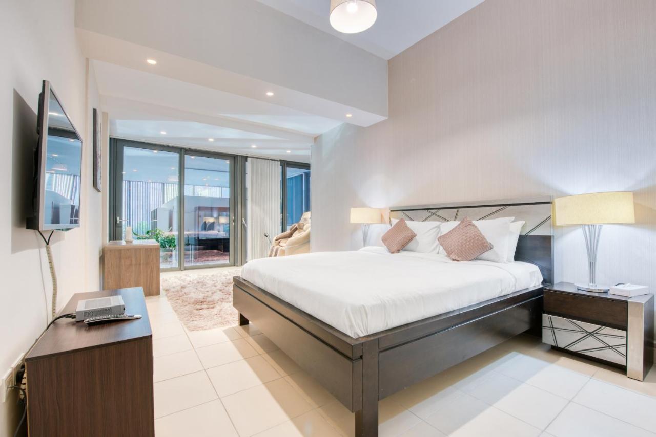 Maison Privee - Big, Bright, Luxury Marina Views Apt Next To Beach Dubai Exterior photo