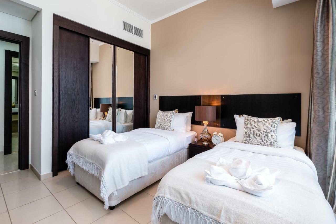 Maison Privee - Big, Bright, Luxury Marina Views Apt Next To Beach Dubai Exterior photo